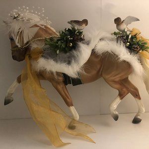 2017 Holiday Breyer Horse